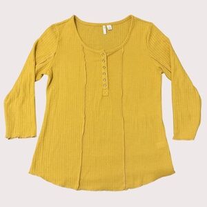 Cato Women's Long Sleeve Yellow Shirt M Open Neckline Snap Buttons Lightweight